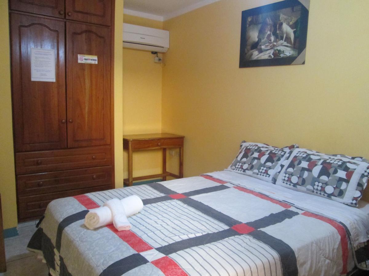 Hostal Leon Dormido Puerto Baquerizo Moreno Exteriér fotografie