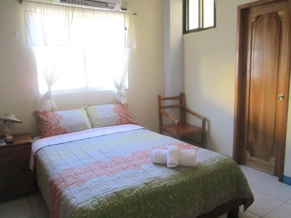 Hostal Leon Dormido Puerto Baquerizo Moreno Exteriér fotografie